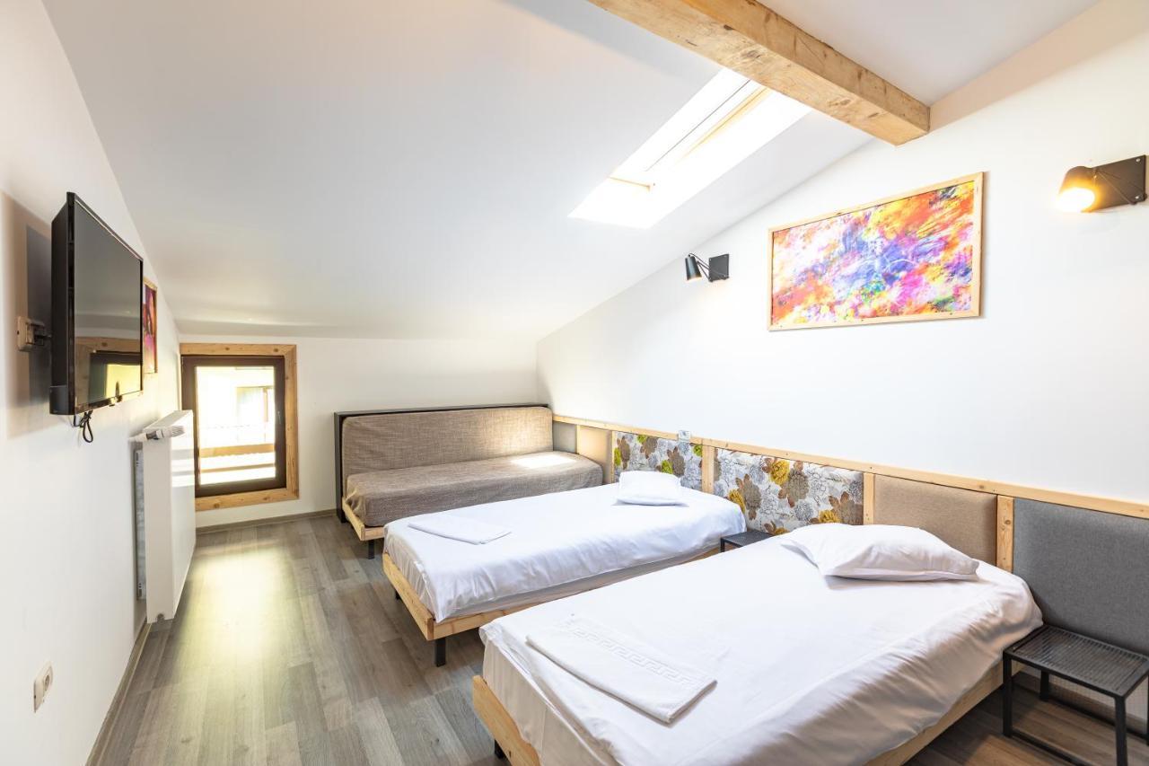 Ezio House Hotel Timisu de Jos Buitenkant foto