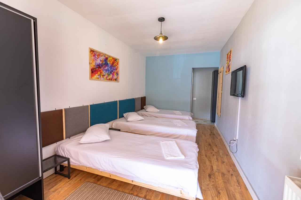 Ezio House Hotel Timisu de Jos Buitenkant foto