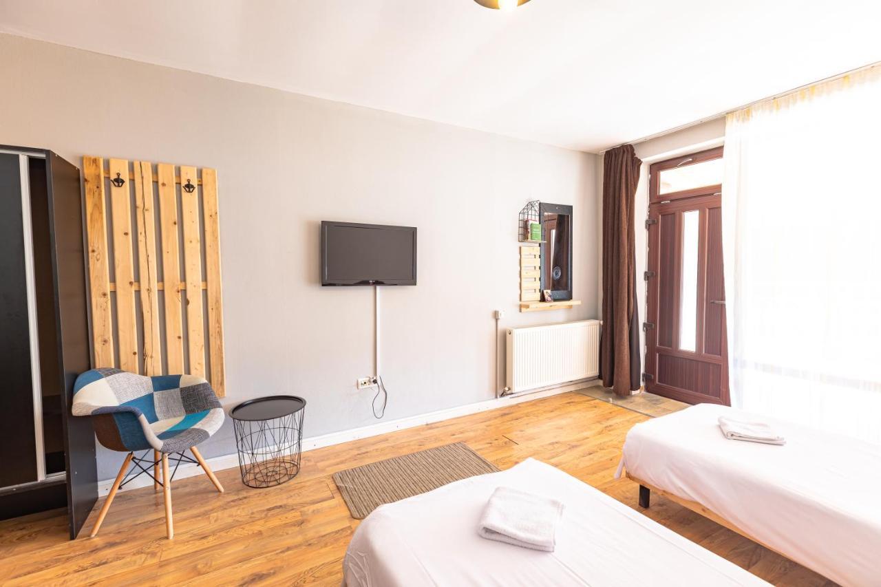 Ezio House Hotel Timisu de Jos Buitenkant foto