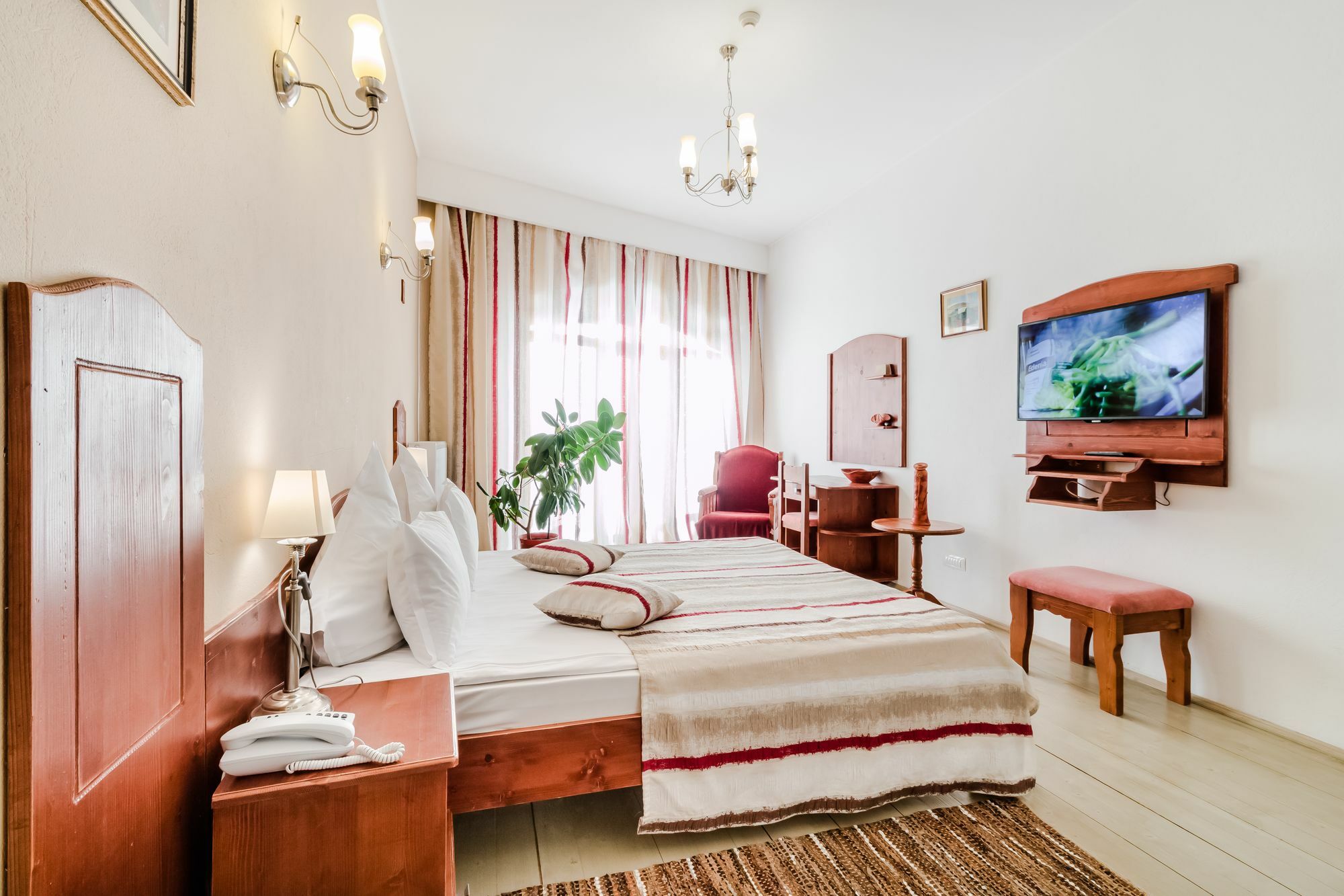 Ezio House Hotel Timisu de Jos Buitenkant foto
