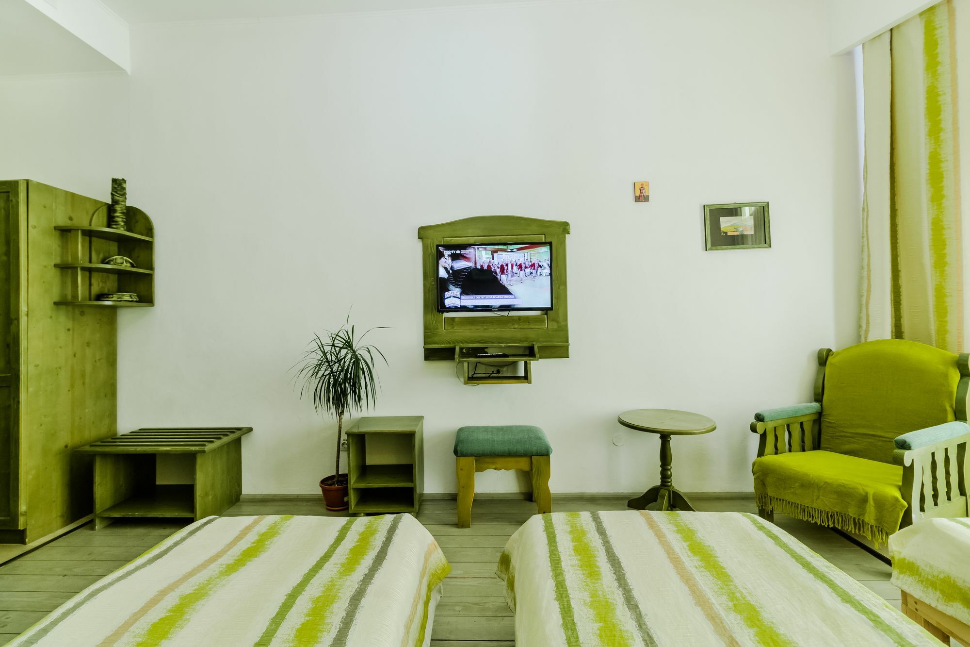 Ezio House Hotel Timisu de Jos Buitenkant foto